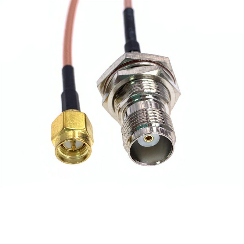Dây nịt đồng trục linh hoạt và chắc chắn cho thiết bị điện tử công nghiệp và tiêu dùng, đảm bảo tổn thất tín hiệu thấp và truyền dữ liệu tốc độ cao